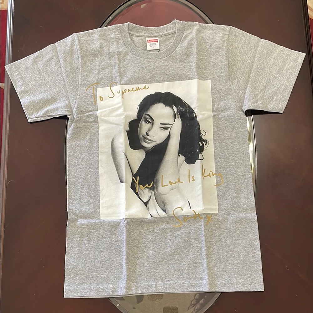 🚨SOLD🚨
Supreme/Sade Graphic Tee